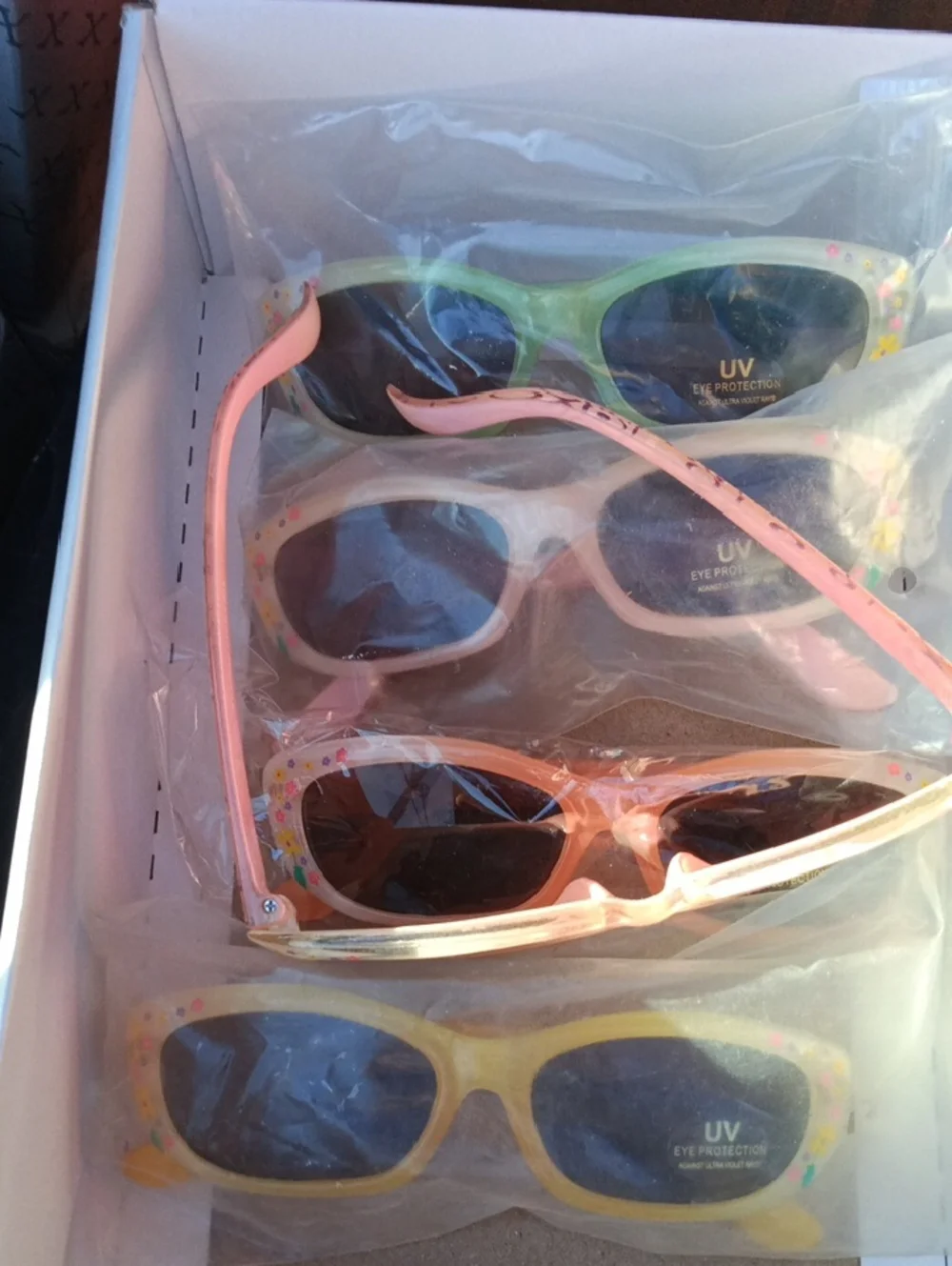 (1 Pair)Kids Sunglasses with UV Protection